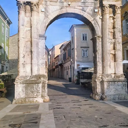 Dejan Апартаменты Пула