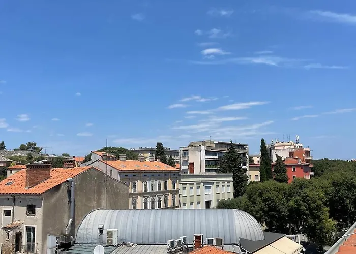 Dejan Apartment-top Centar Πούλα