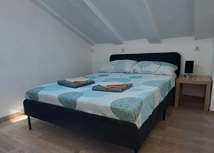 Dejan Apartment-top Centar Πούλα