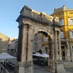 Dejan Apartment Pula