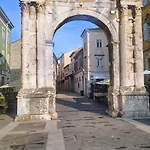 Dejan Apartment Pula